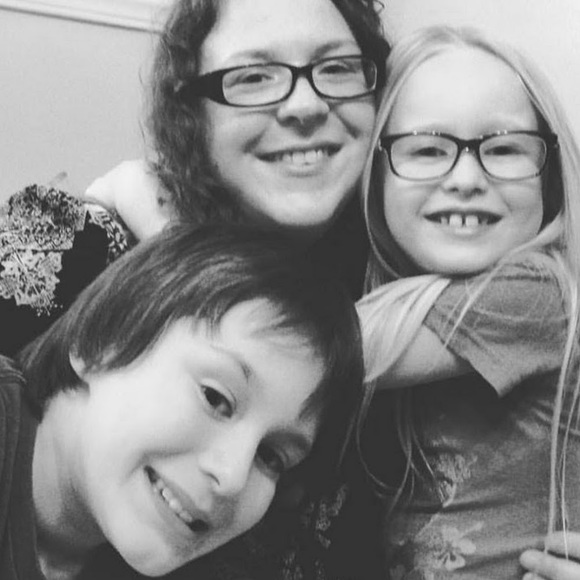 Meet your Posher, Sarah - Picture 1 of 1